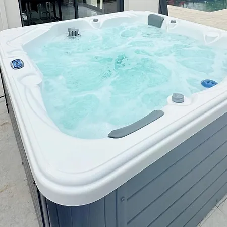 Somptueuse De Luxe, Jacuzzi Et Piscine Teyran